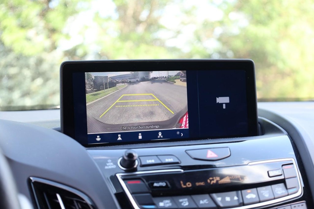 Acura RDX Vehicle Full-screen Gallery Image 14