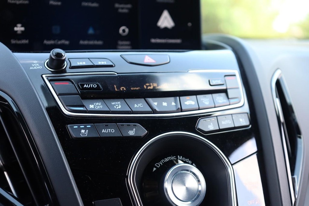 Acura RDX Vehicle Full-screen Gallery Image 15