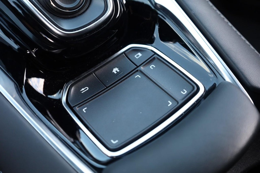 Acura RDX Vehicle Full-screen Gallery Image 17