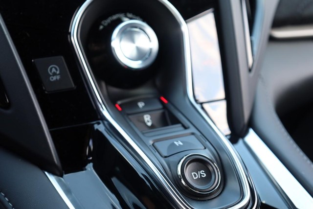 Acura RDX Vehicle Full-screen Gallery Image 16