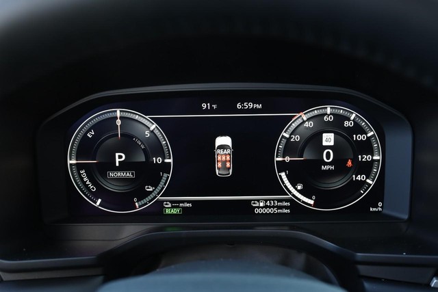 Nissan Rogue Plug-In Hybrid Vehicle Image 13