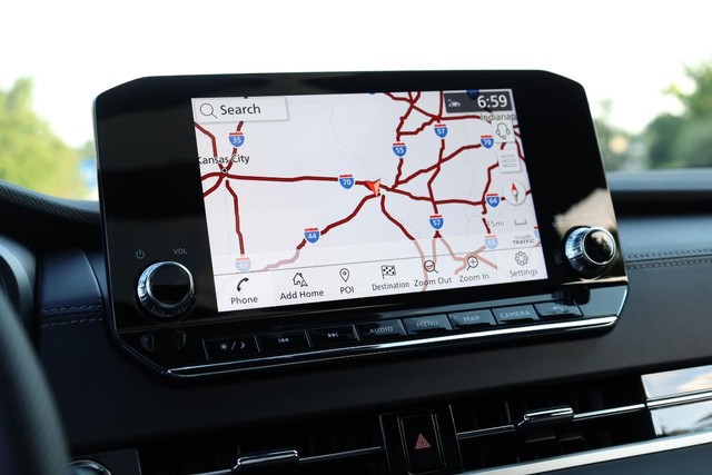 Nissan Rogue Plug-In Hybrid Vehicle Image 15