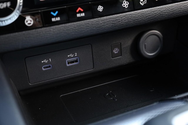 Nissan Rogue Plug-In Hybrid Vehicle Image 18