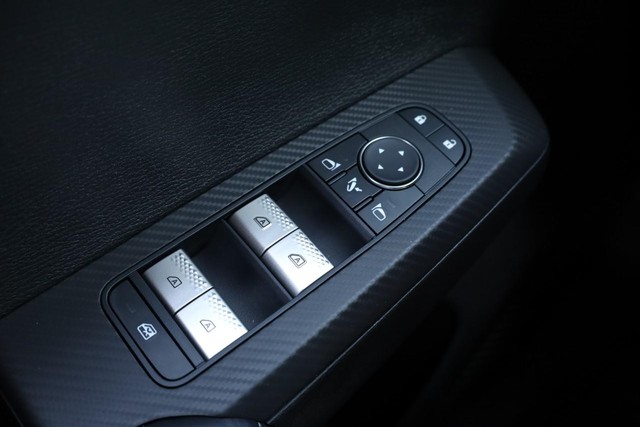 Nissan Rogue Plug-In Hybrid Vehicle Image 21