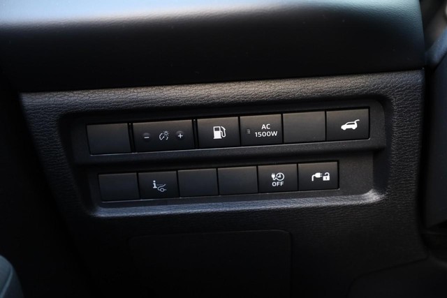 Nissan Rogue Plug-In Hybrid Vehicle Image 23