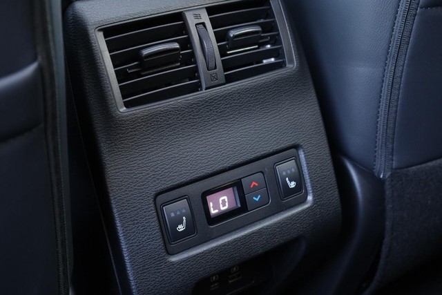 Nissan Rogue Plug-In Hybrid Vehicle Image 27