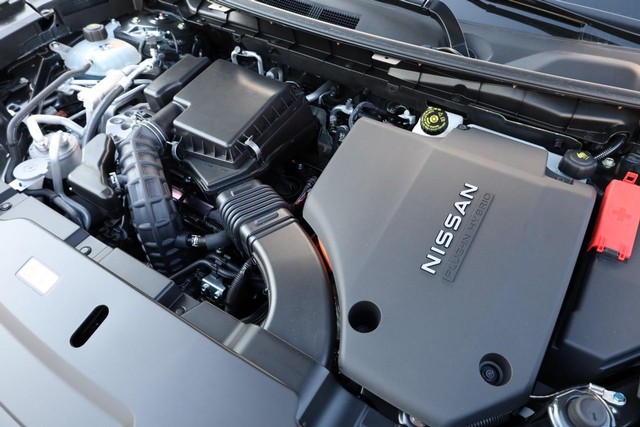 Nissan Rogue Plug-In Hybrid Vehicle Image 32