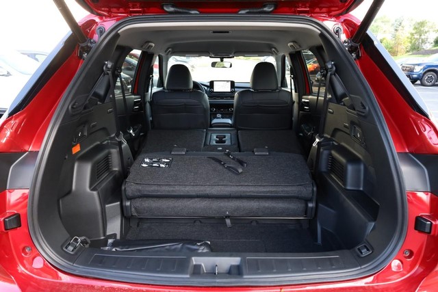 Nissan Rogue Plug-In Hybrid Vehicle Image 08