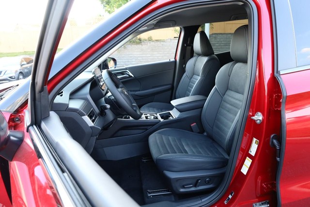 Nissan Rogue Plug-In Hybrid Vehicle Image 09