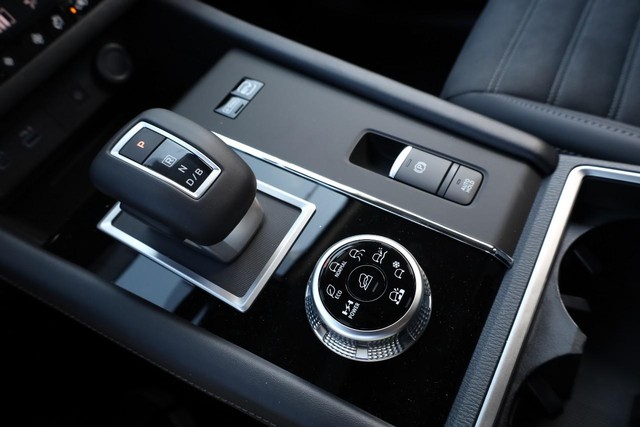 Nissan Rogue Plug-In Hybrid Vehicle Image 17