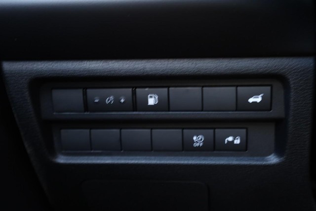 Nissan Rogue Plug-In Hybrid Vehicle Image 20
