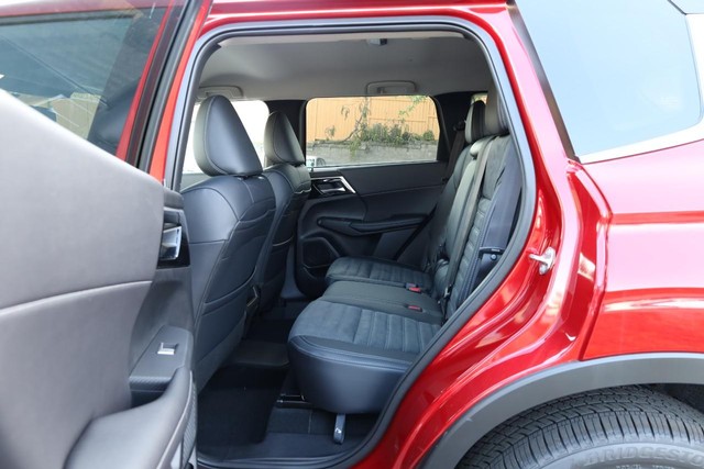 Nissan Rogue Plug-In Hybrid Vehicle Image 22
