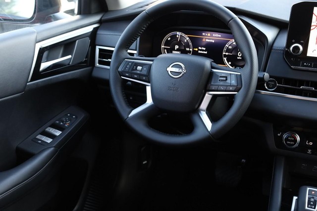 Nissan Rogue Plug-In Hybrid Vehicle Image 24