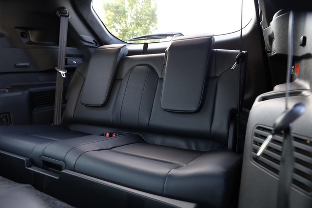 Nissan Rogue Plug-In Hybrid Vehicle Image 25