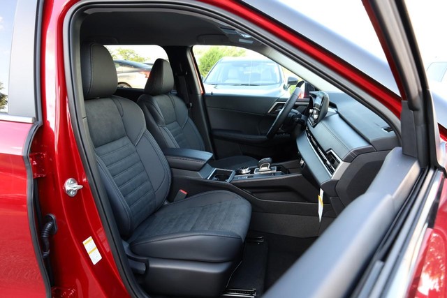 Nissan Rogue Plug-In Hybrid Vehicle Image 26
