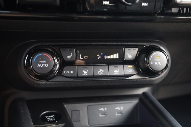 Nissan Kicks Vehicle Image 13