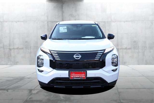 Nissan Rogue Plug-In Hybrid Vehicle Full-screen Gallery Image 4