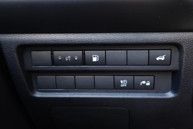 Nissan Rogue Plug-In Hybrid Vehicle Full-screen Gallery Image 19