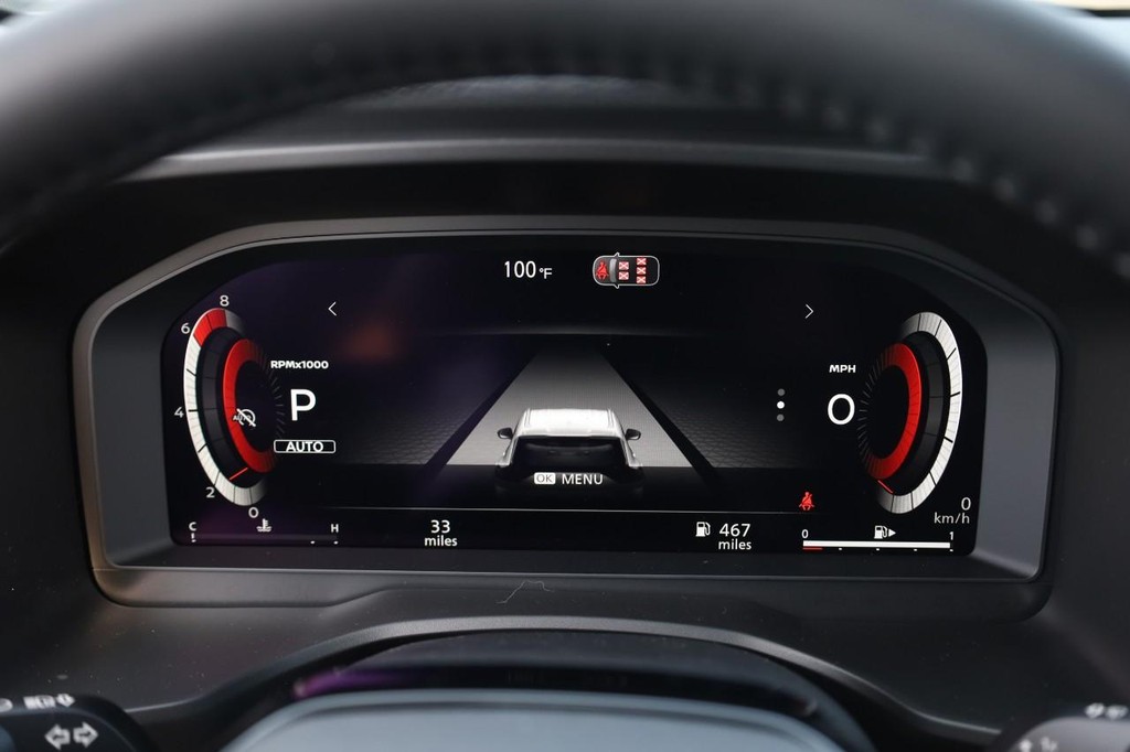 Nissan Rogue Vehicle Full-screen Gallery Image 12