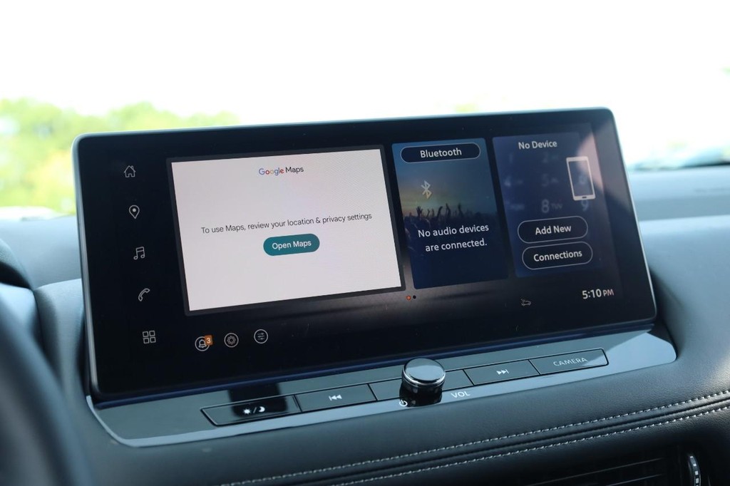Nissan Rogue Vehicle Full-screen Gallery Image 13