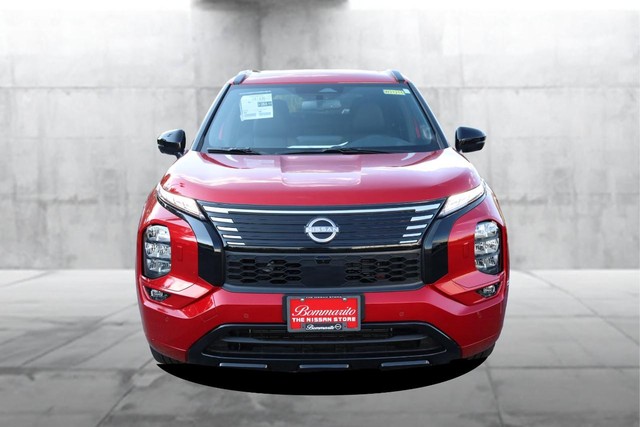 Nissan Rogue Plug-In Hybrid Vehicle Full-screen Gallery Image 4