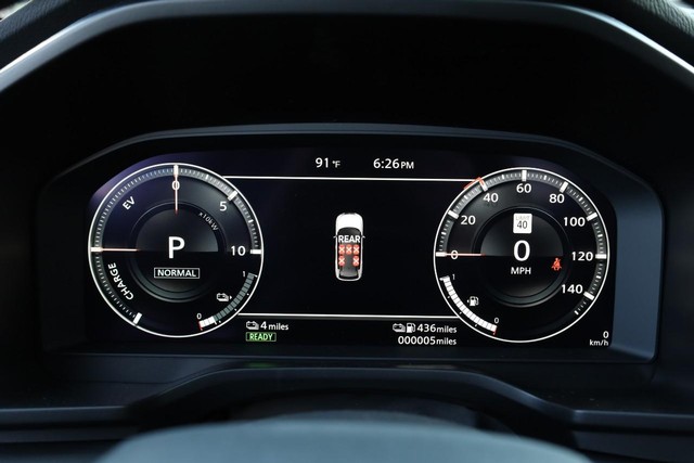 Nissan Rogue Plug-In Hybrid Vehicle Full-screen Gallery Image 11