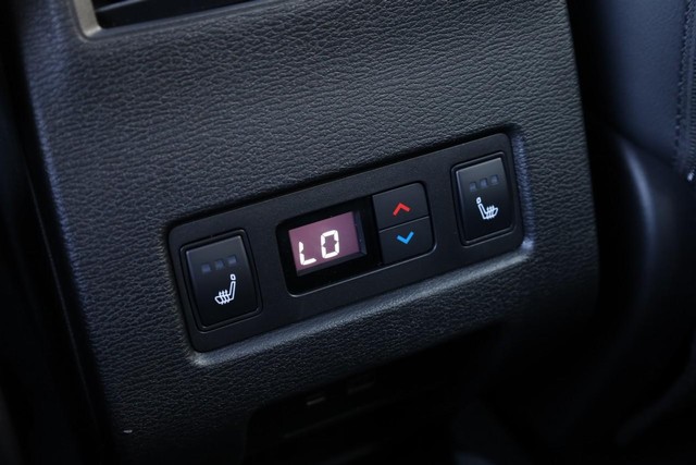 Nissan Rogue Plug-In Hybrid Vehicle Full-screen Gallery Image 25