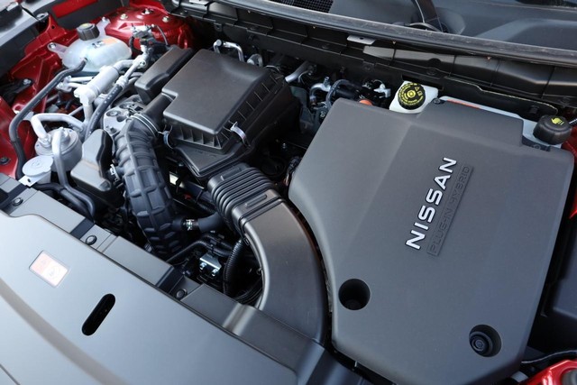 Nissan Rogue Plug-In Hybrid Vehicle Full-screen Gallery Image 30