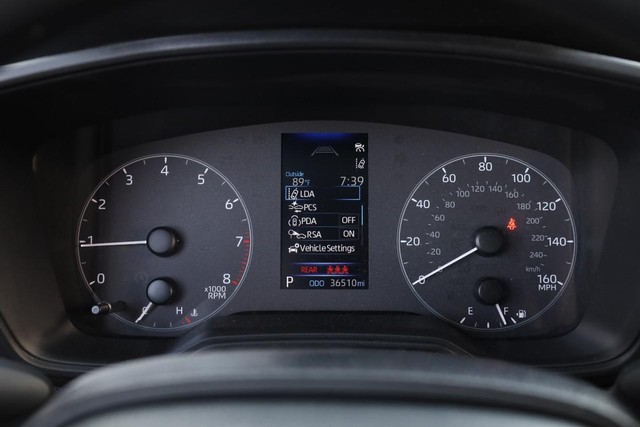 Toyota Corolla Vehicle Image 10