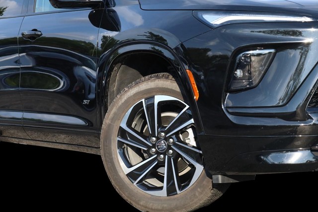 Buick Enclave Vehicle Full-screen Gallery Image 03