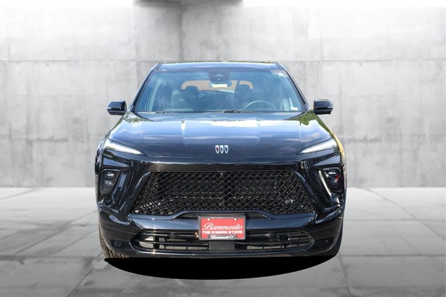 Buick Enclave Vehicle Full-screen Gallery Image 04