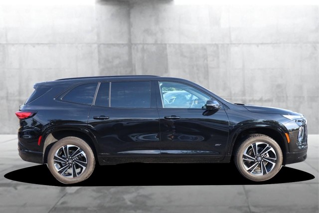 Buick Enclave Vehicle Full-screen Gallery Image 05
