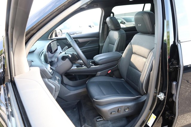 Buick Enclave Vehicle Full-screen Gallery Image 08