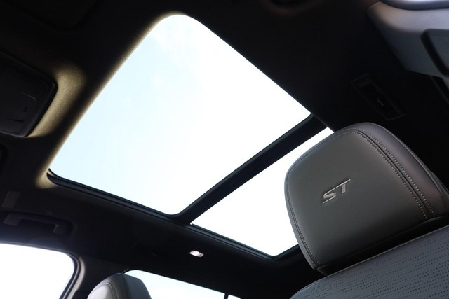 Buick Enclave Vehicle Full-screen Gallery Image 09