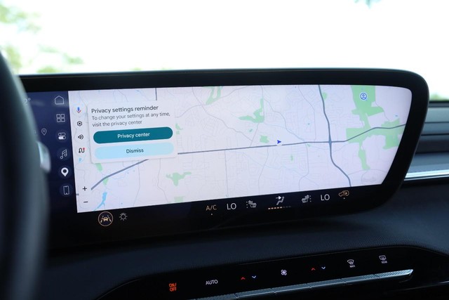 Buick Enclave Vehicle Full-screen Gallery Image 14