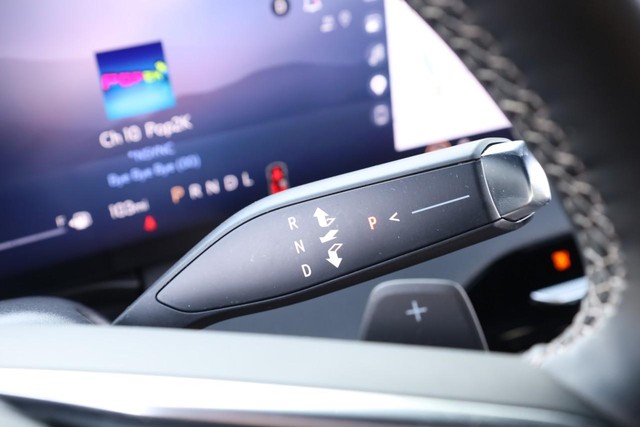 Buick Enclave Vehicle Full-screen Gallery Image 18