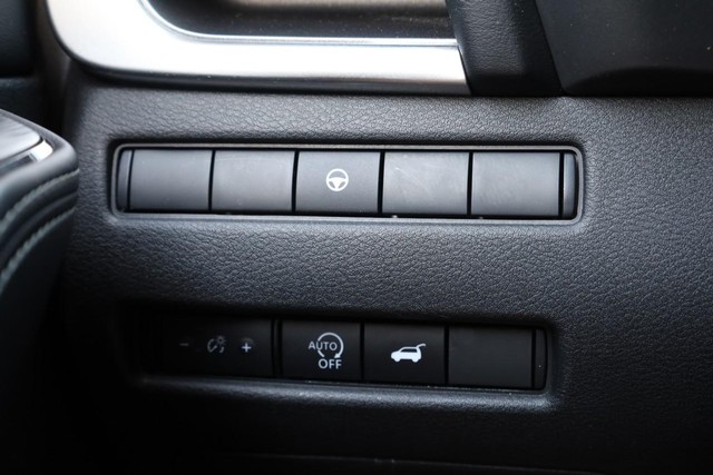 Nissan Rogue Vehicle Image 18