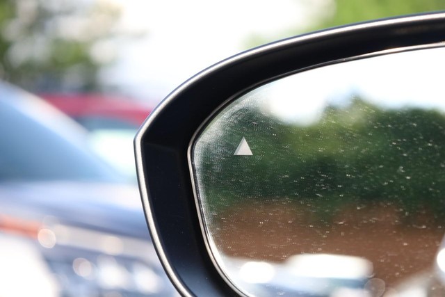Nissan Rogue Vehicle Image 19