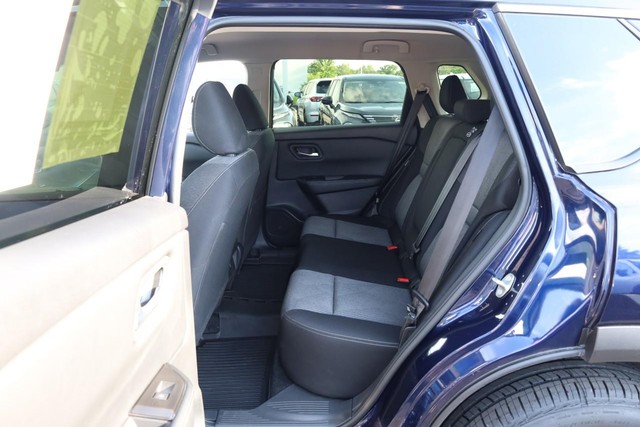 Nissan Rogue Vehicle Image 20