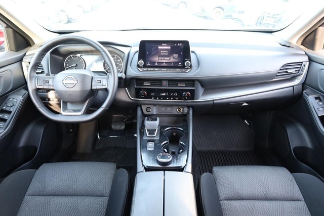 Nissan Rogue Vehicle Image 22
