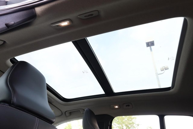 Volvo XC40 Vehicle Image 10