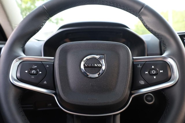 Volvo XC40 Vehicle Image 11