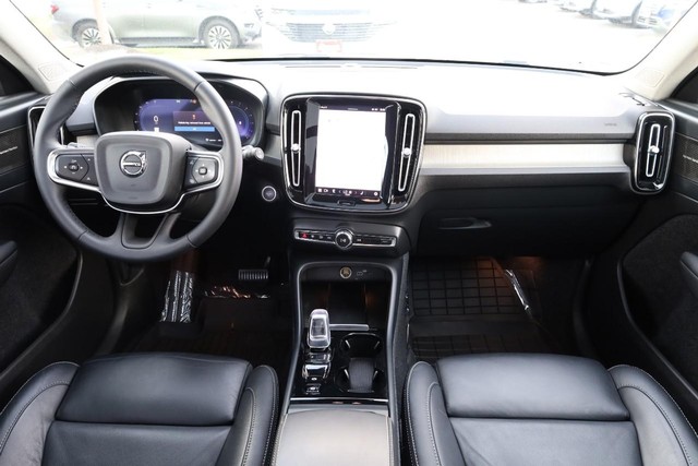Volvo XC40 Vehicle Image 25