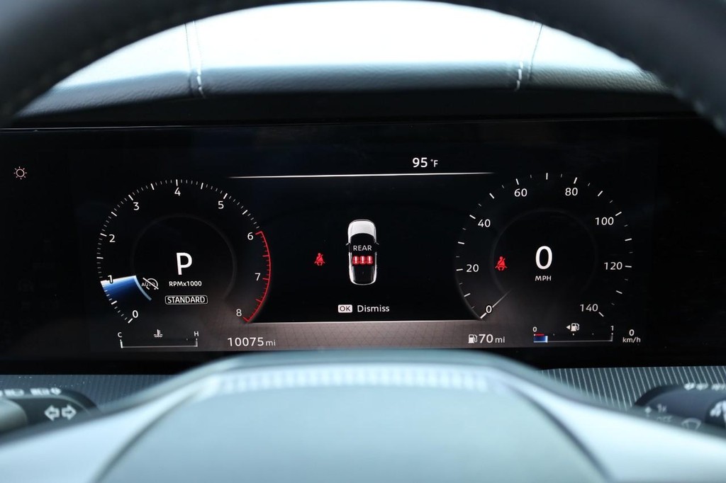 Nissan Murano Vehicle Image 10