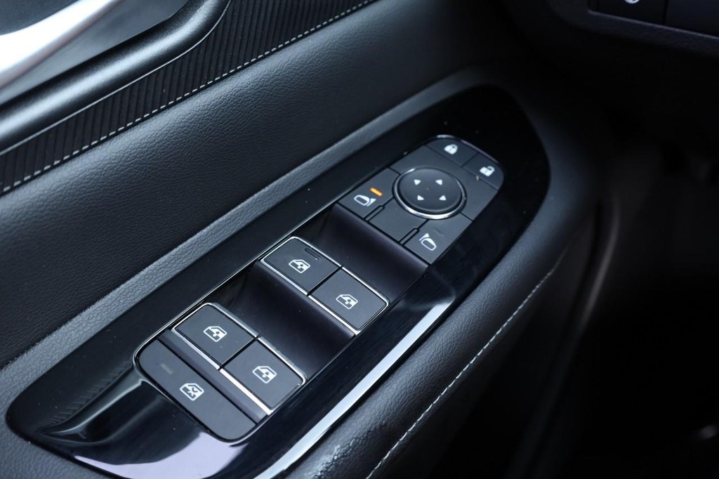Nissan Murano Vehicle Image 18