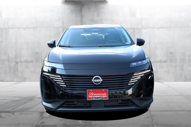 Nissan Murano Vehicle Full-screen Gallery Image 4