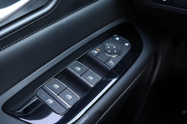 Nissan Murano Vehicle Full-screen Gallery Image 18
