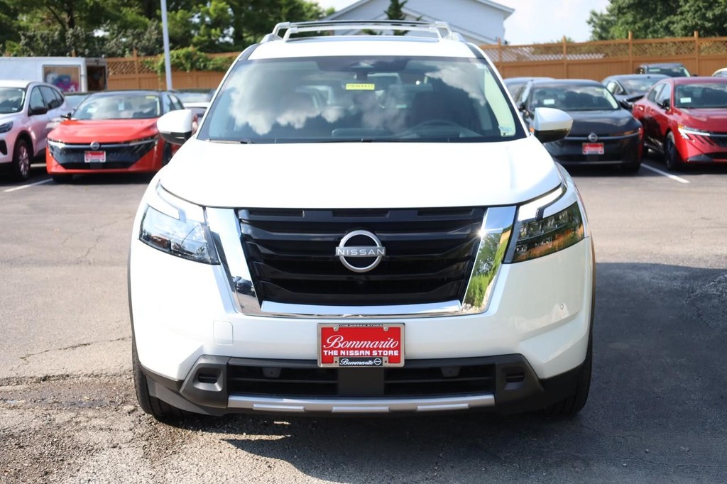 Nissan Pathfinder Vehicle Image 04