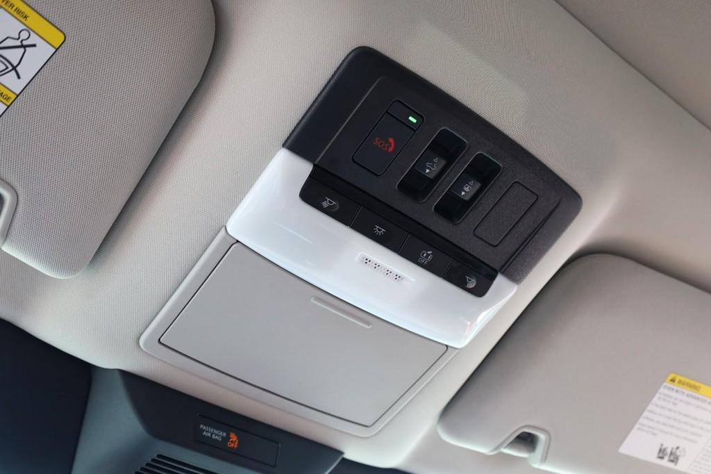 Nissan Pathfinder Vehicle Image 21