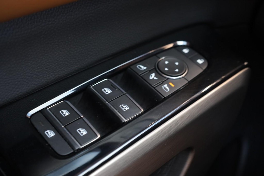 Nissan Pathfinder Vehicle Image 22